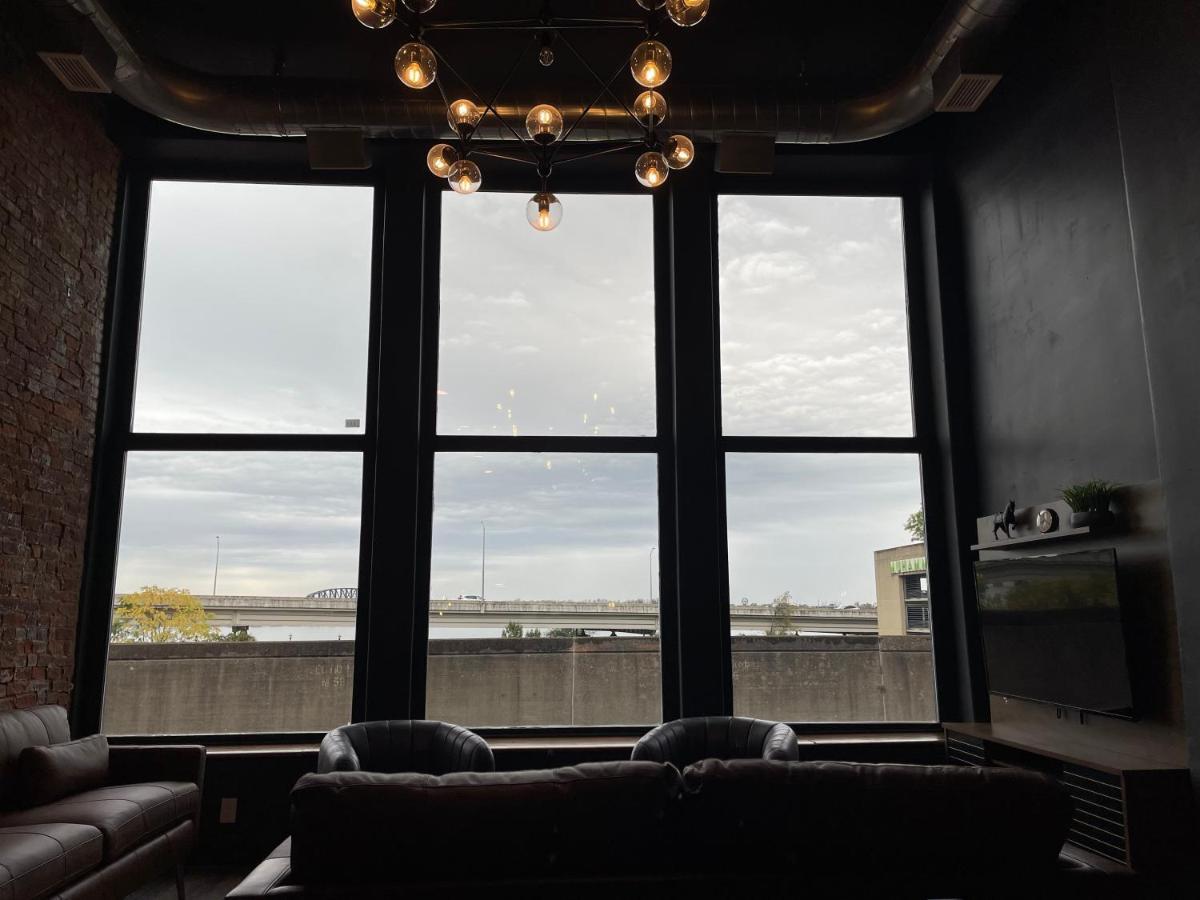 Apartment Derbycity Plush Loft Gather In Style By Hollyhock