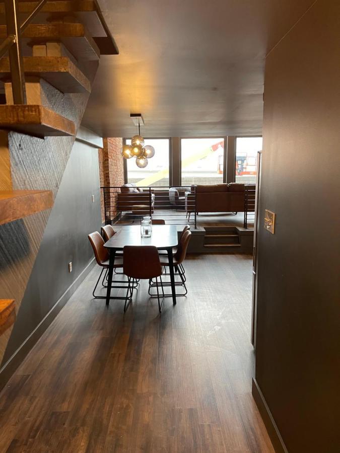 Derbycity Plush Loft Gather In Style By Hollyhock Apartment Louisville