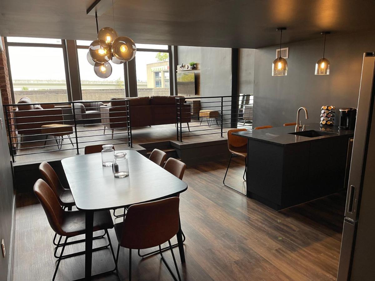 Derbycity Plush Loft Gather In Style By Hollyhock Apartment