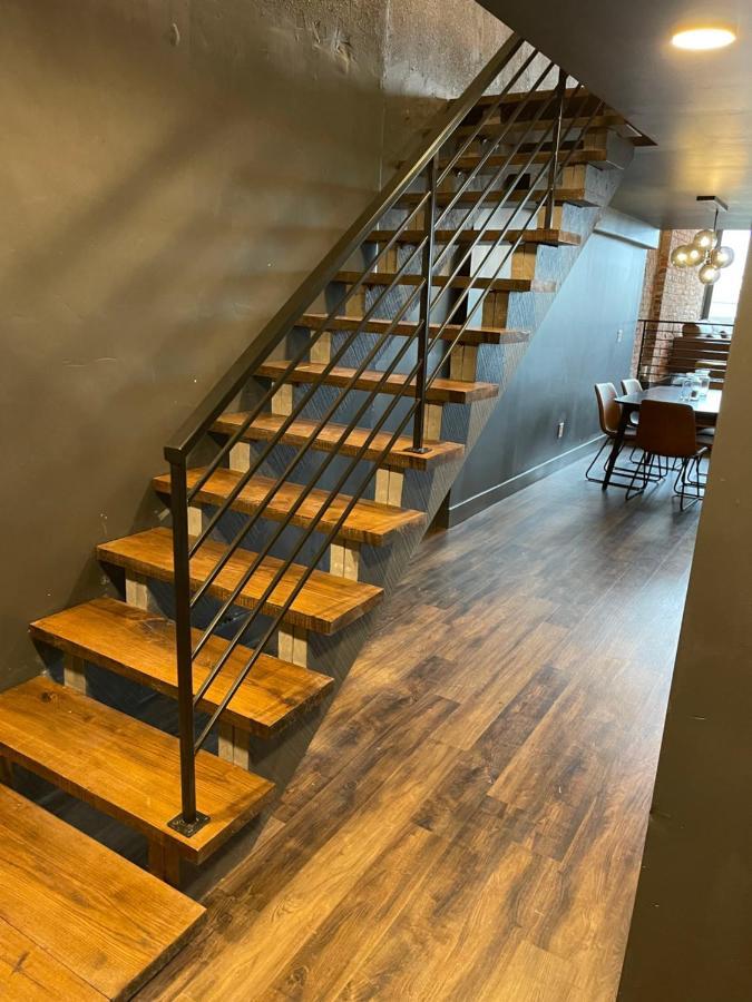Derbycity Plush Loft Gather In Style By Hollyhock Louisville