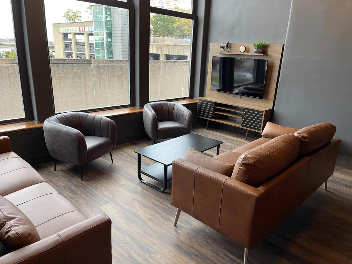 Derbycity Plush Loft Gather In Style By Hollyhock Apartment *
