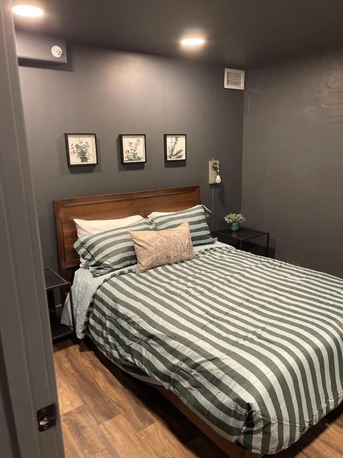 Apartment Derbycity Plush Loft Gather In Style By Hollyhock *