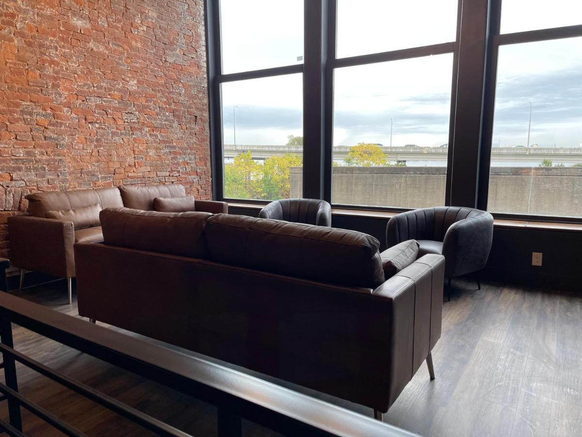 Derbycity Plush Loft Gather In Style By Hollyhock Apartment Louisville